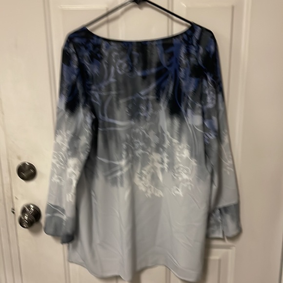 Top - Picture 2 of 3